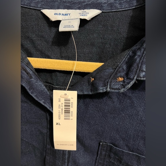 Old Navy denim shirt nwt size xl - Picture 3 of 3